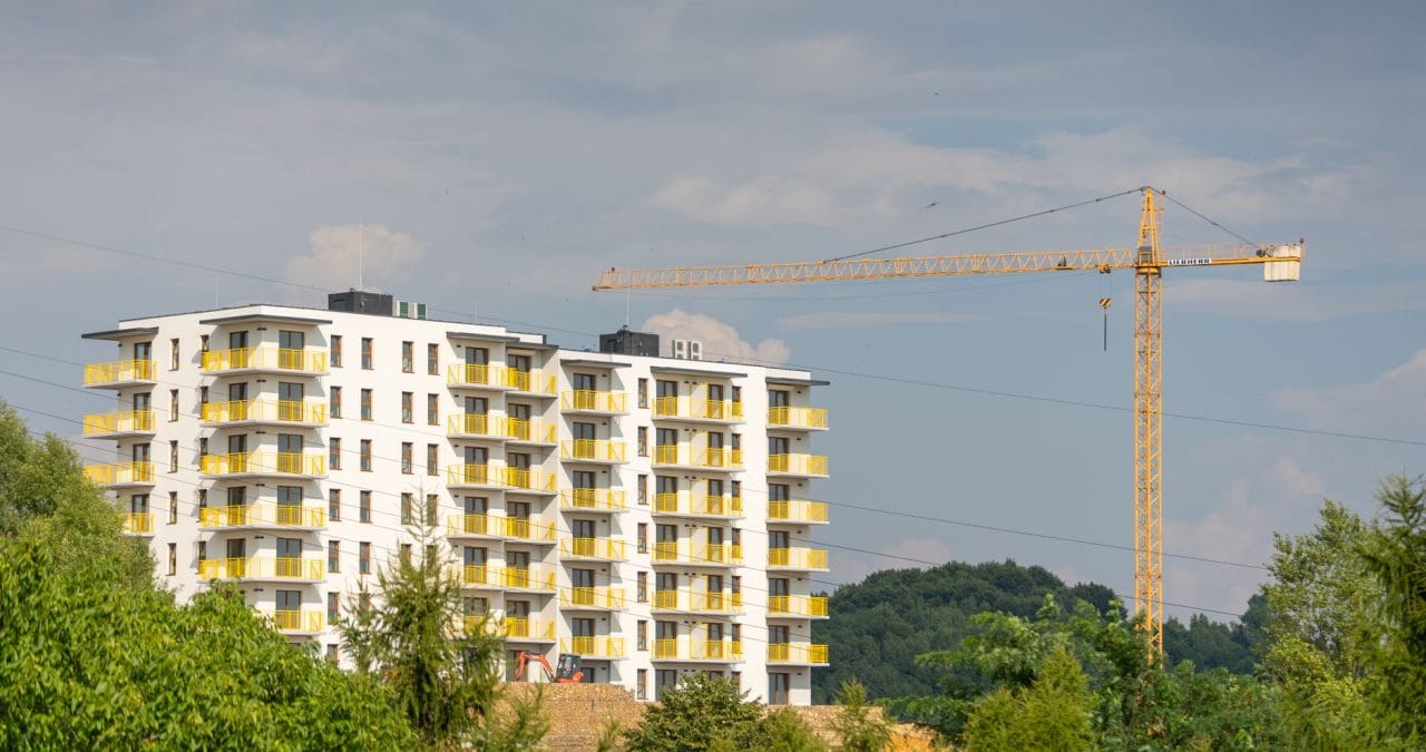 Dezvoltatorul întârzie predarea? Ghid și soluții 2026